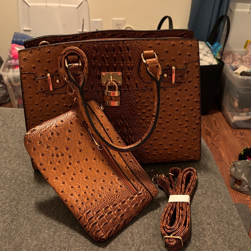 Elegant Brown Crocodile-Embossed Women's Bag Set NEW